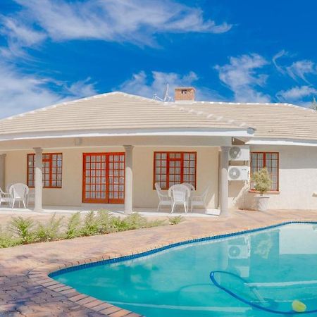 גאבורון Green Lagoon Guest House מראה חיצוני תמונה