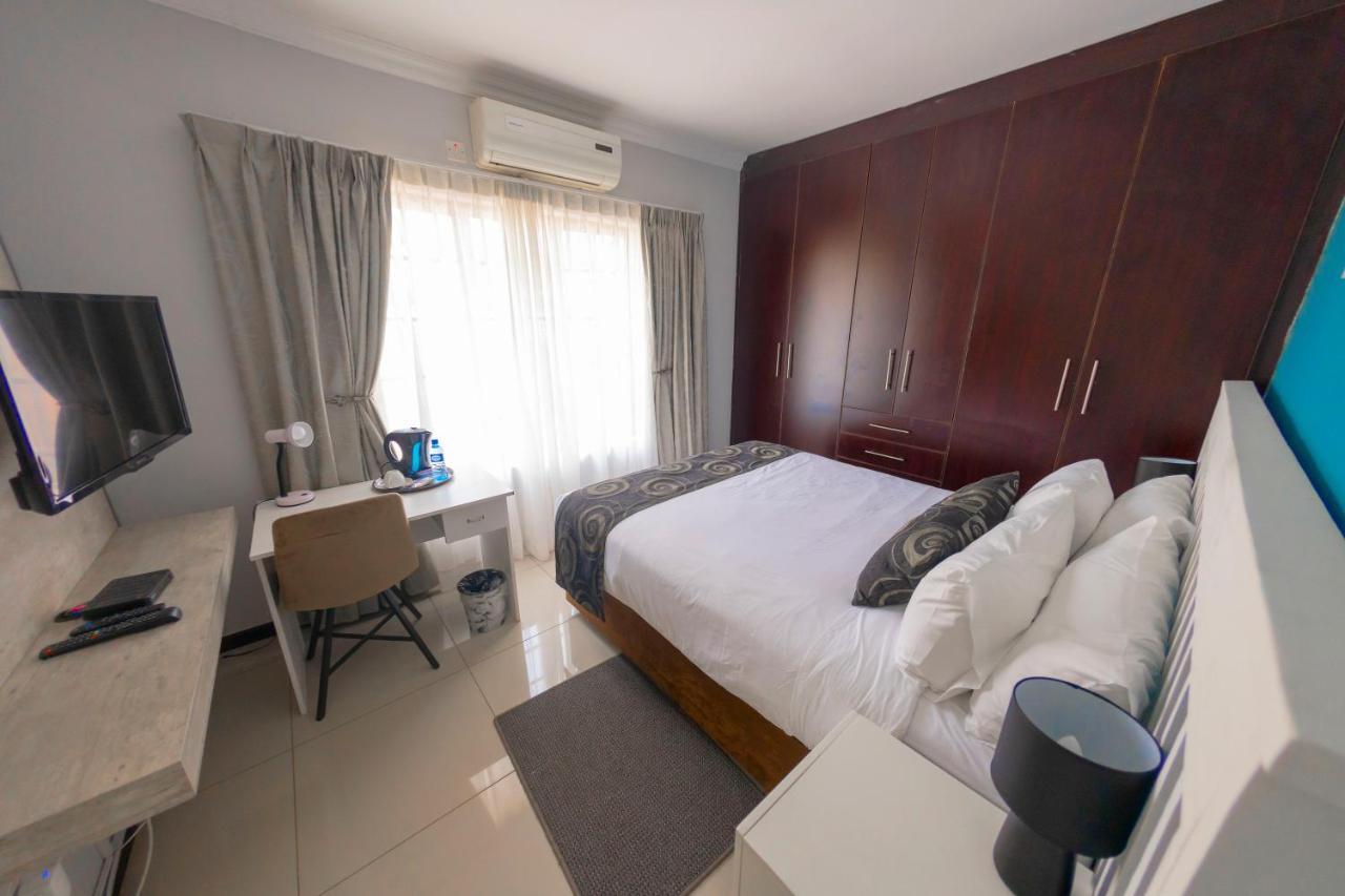 גאבורון Green Lagoon Guest House מראה חיצוני תמונה